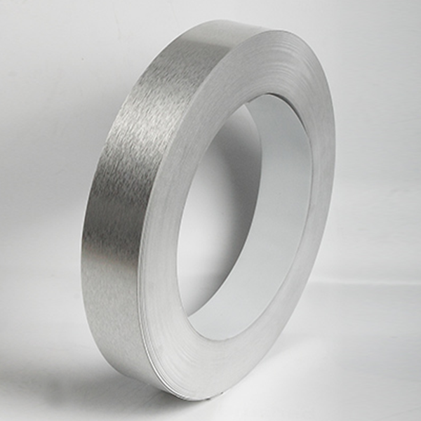 Aluprofil 3D strojní bočnice Al0,6 60mm (role 95m) kartačovaná stříbrná